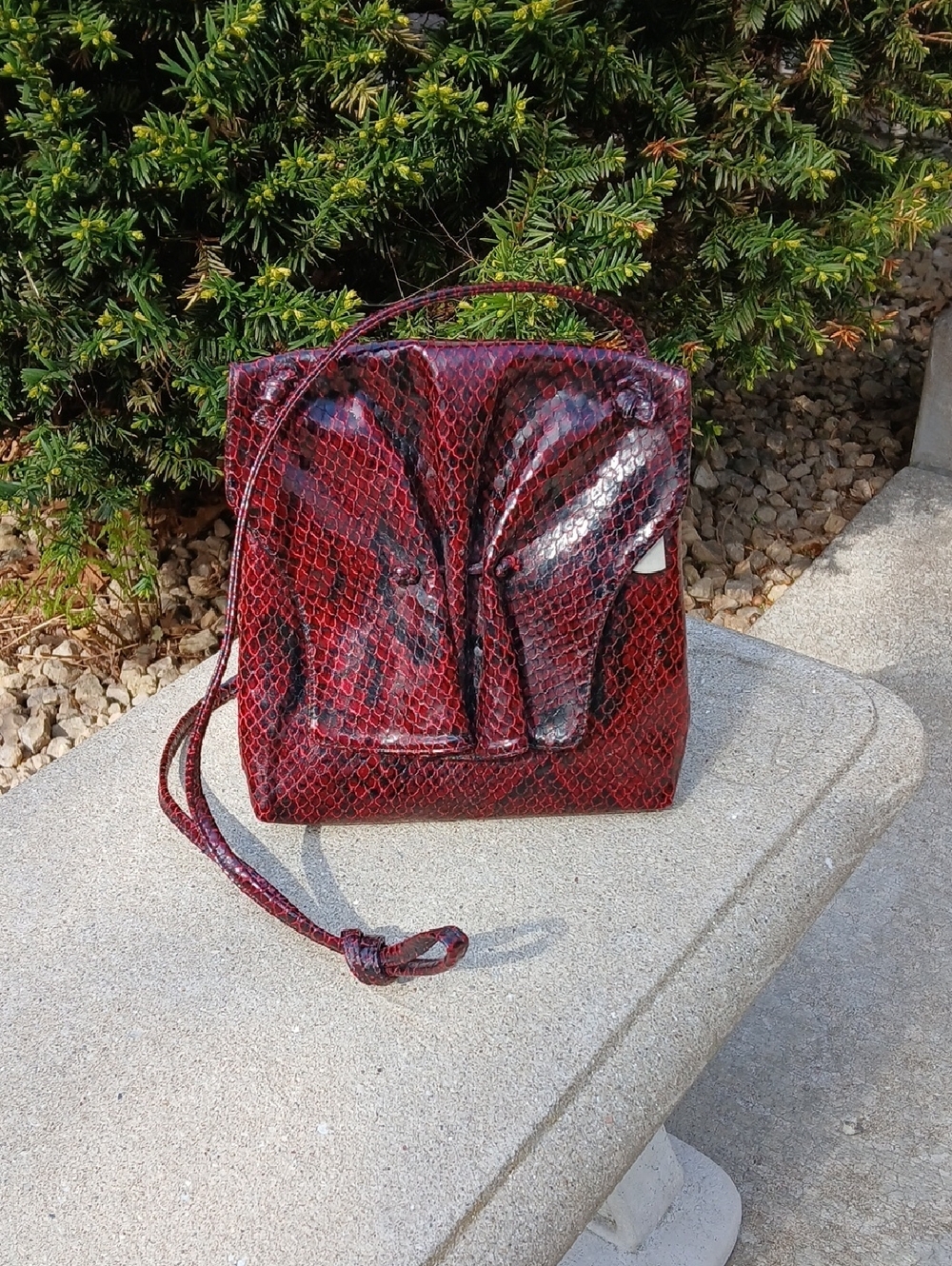 Vtg. Liza Ganz, Burgundy Reptile Pattern Leather Crossbody Clutch